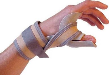 Réparer le pouce de la main en raison d'une blessure