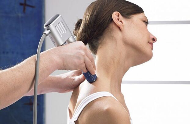 Thérapie par ondes de choc pour l'ostéochondrose de la colonne cervicale.